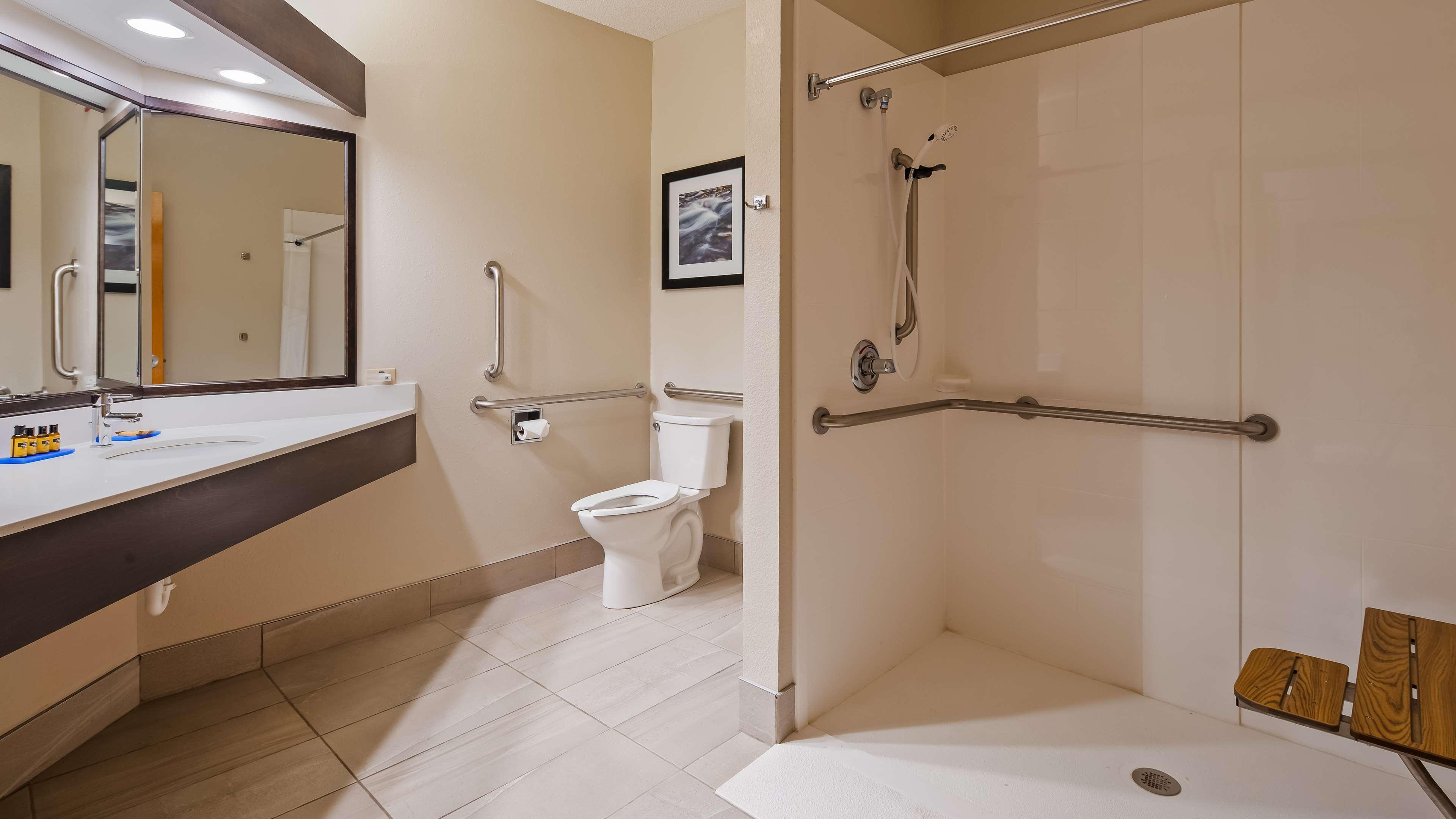 Best Western Plus Hudson I-94 Exterior photo